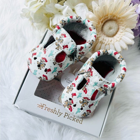 Freshly Picked X Disney Jessie Mary Jane Shoes - Picture 2 of 7